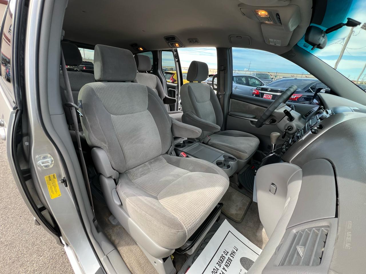 Toyota Sienna CE FWD 8-Passenger 2008
