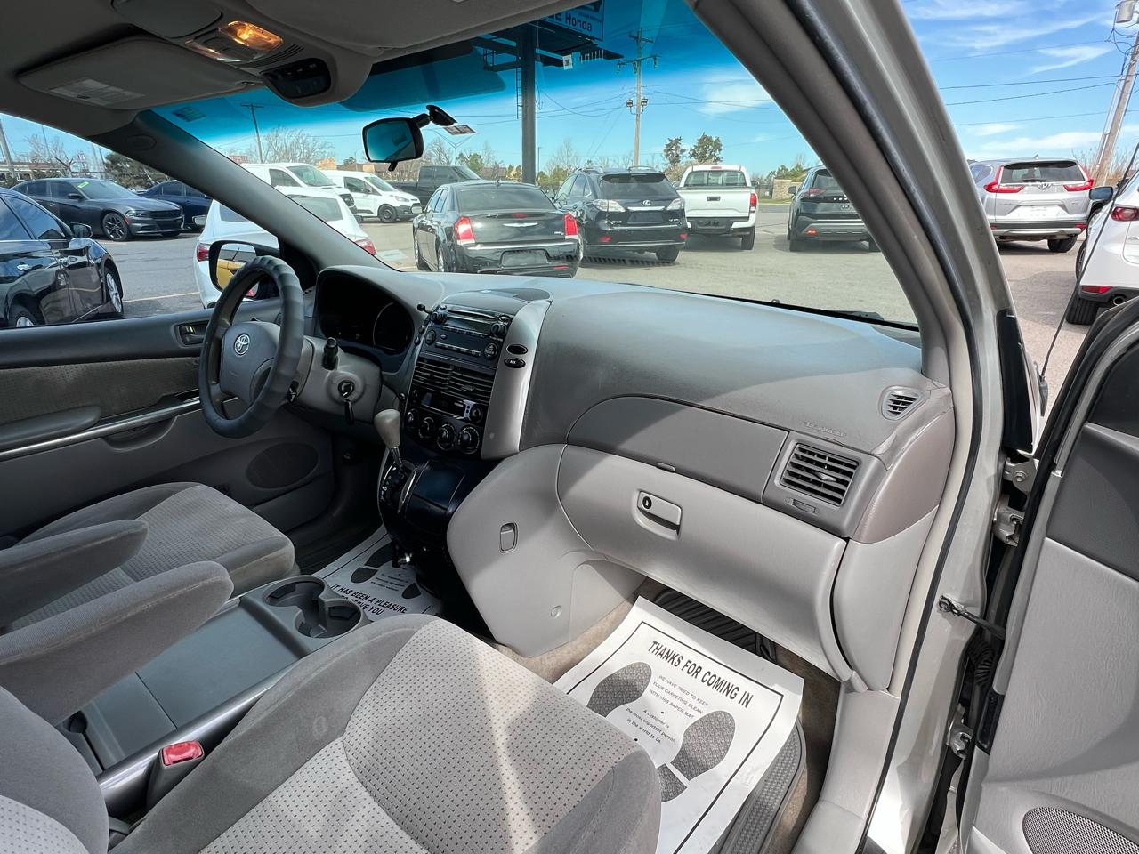 Toyota Sienna CE FWD 8-Passenger 2008