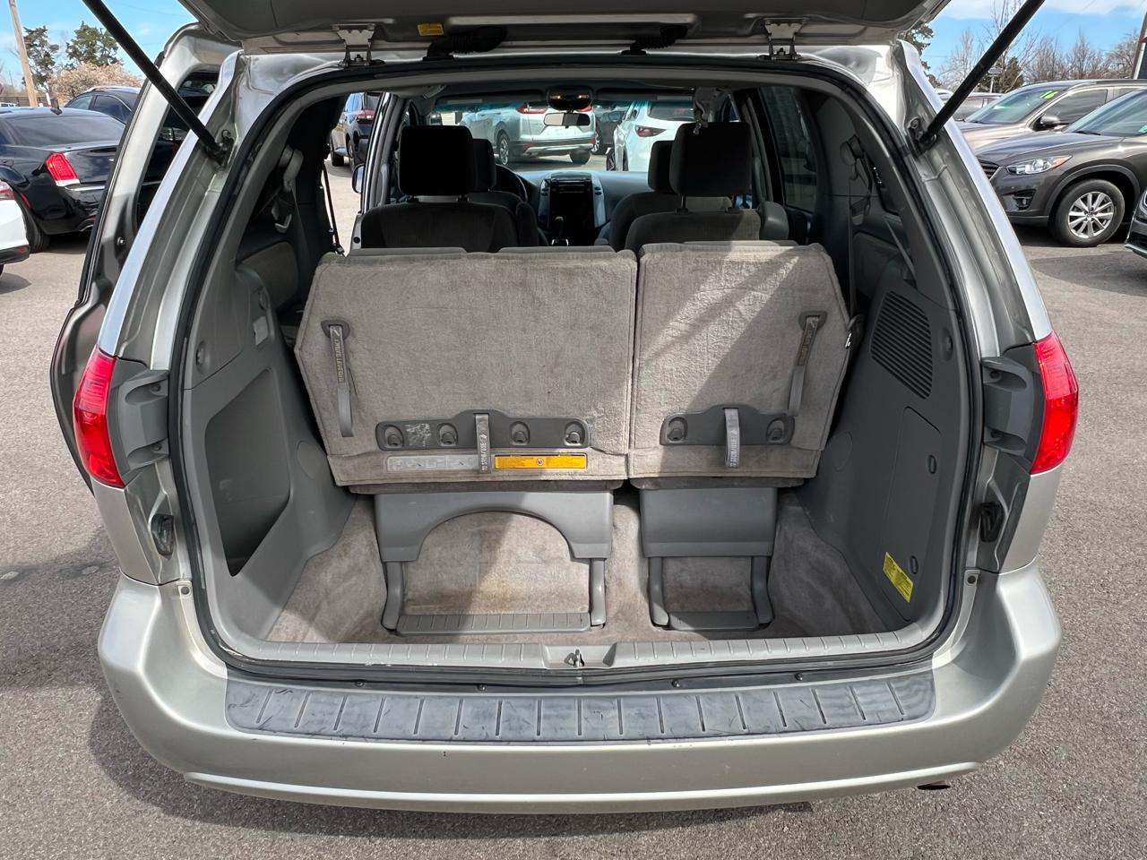 Toyota Sienna CE FWD 8-Passenger 2008
