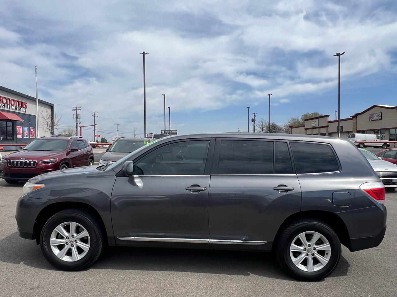 Toyota Highlander Base 2WD I4 2013