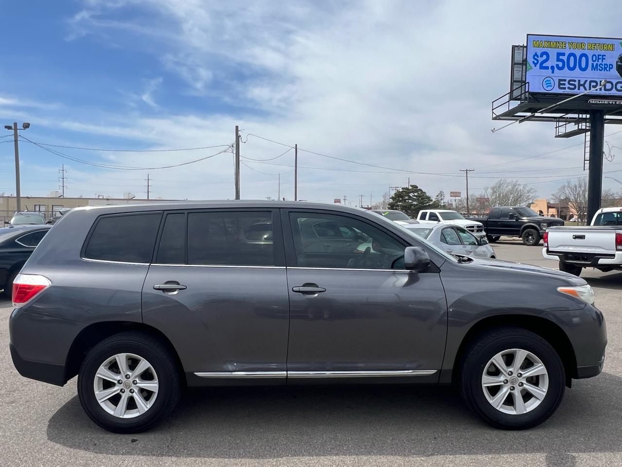 Toyota Highlander Base 2WD I4 2013