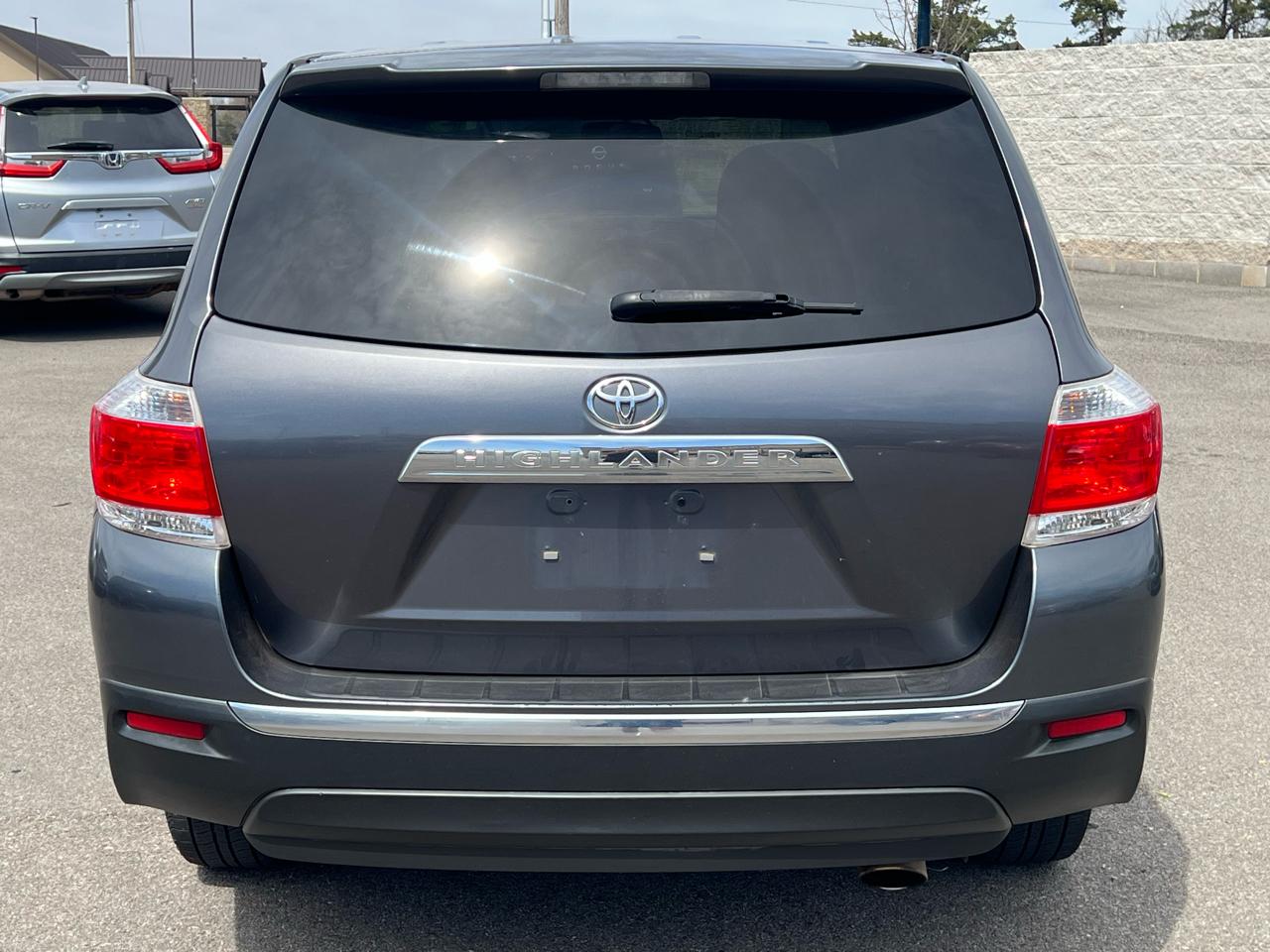 Toyota Highlander Base 2WD I4 2013