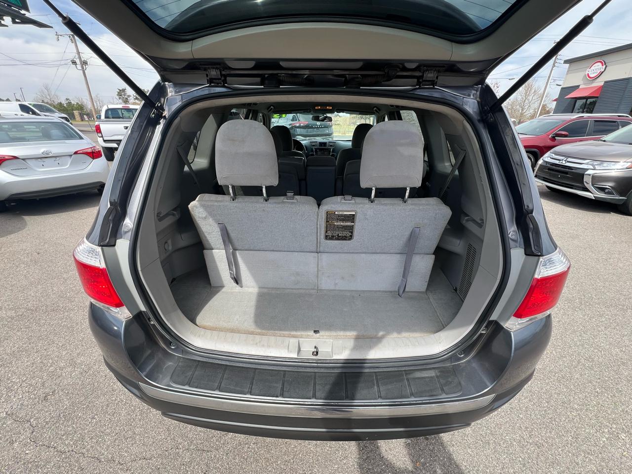 Toyota Highlander Base 2WD I4 2013