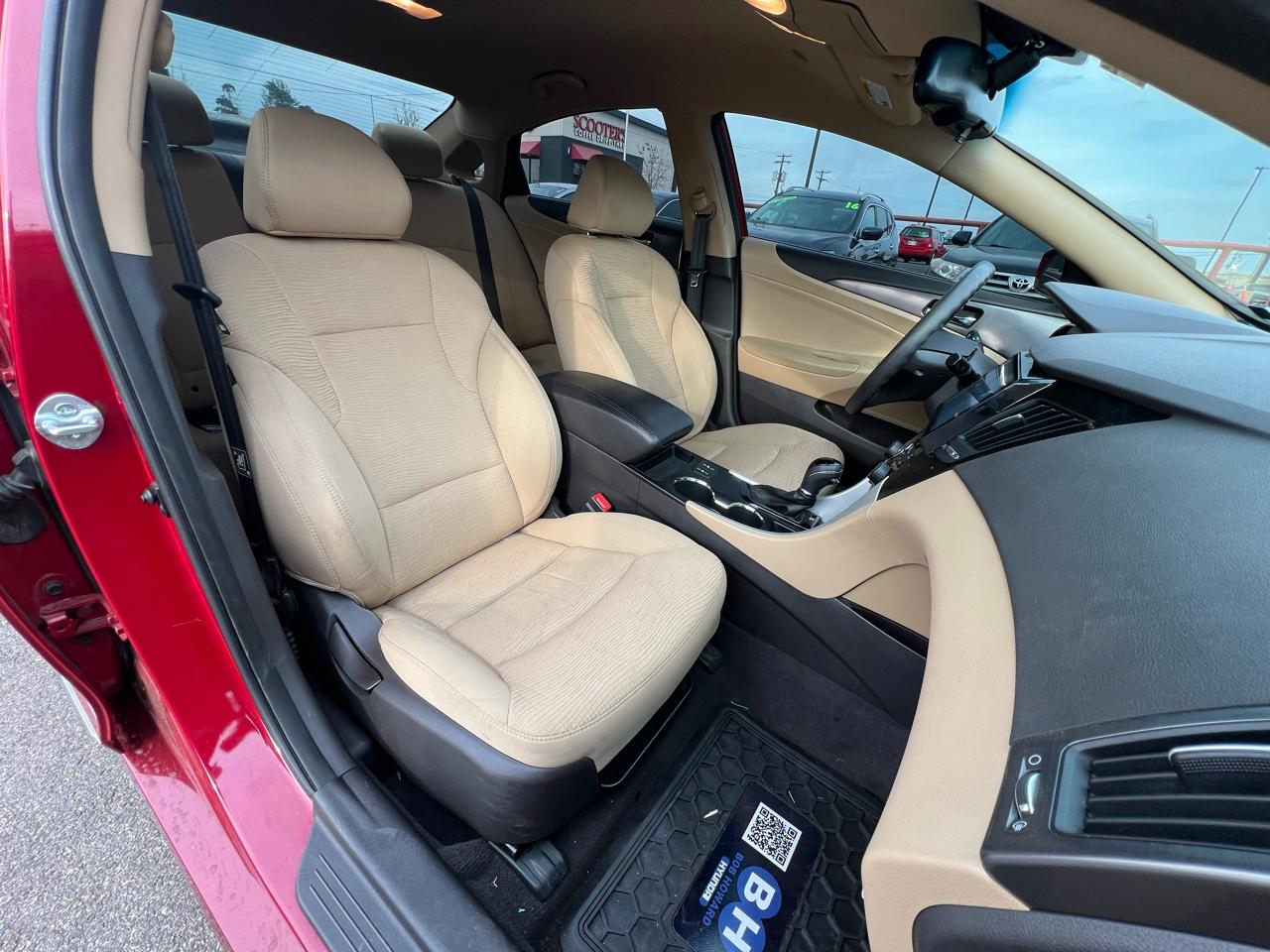 Hyundai Sonata Hybrid Sedan 2013