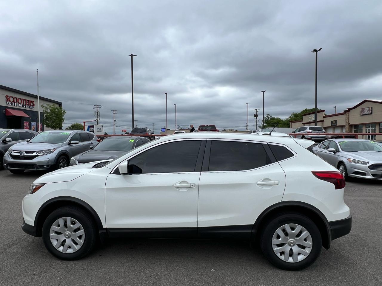 Nissan Rogue Sport S 2019