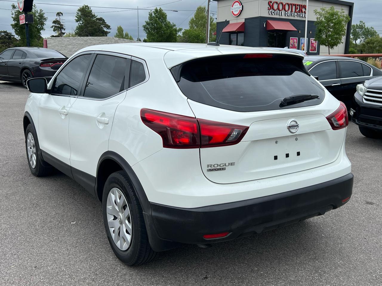 Nissan Rogue Sport S 2019