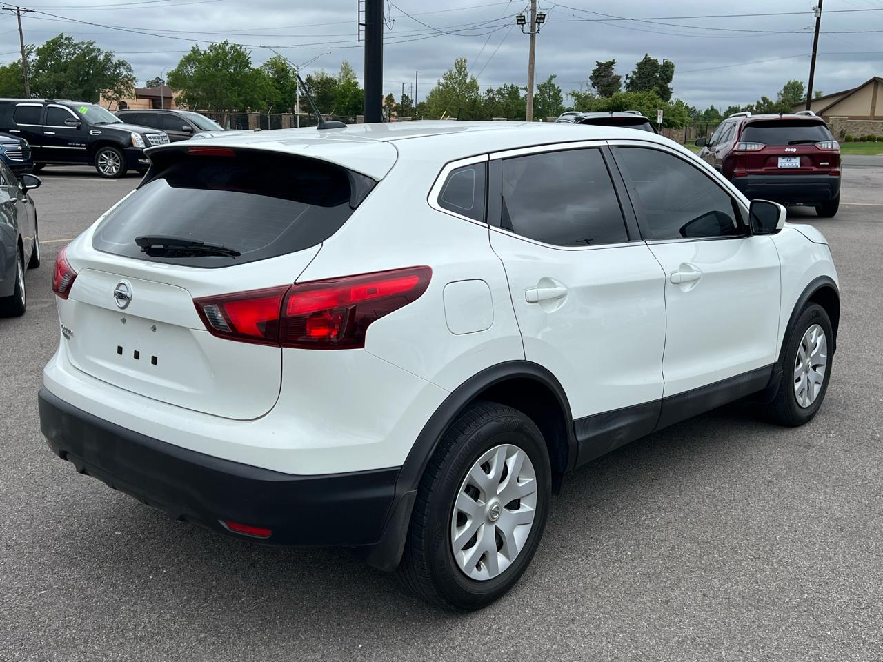 Nissan Rogue Sport S 2019