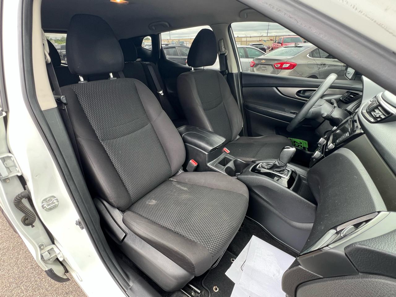 Nissan Rogue Sport S 2019