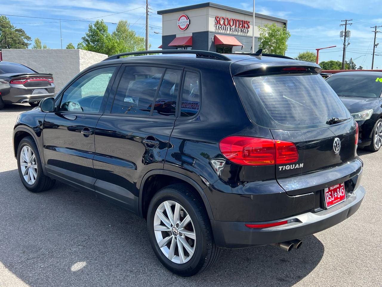 Volkswagen Tiguan S 2018