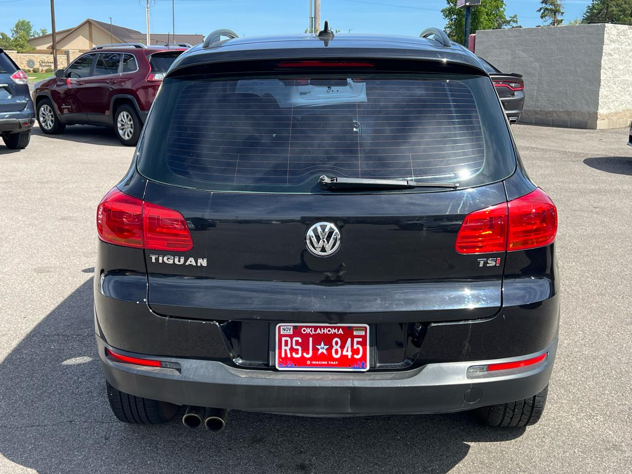 Volkswagen Tiguan S 2018