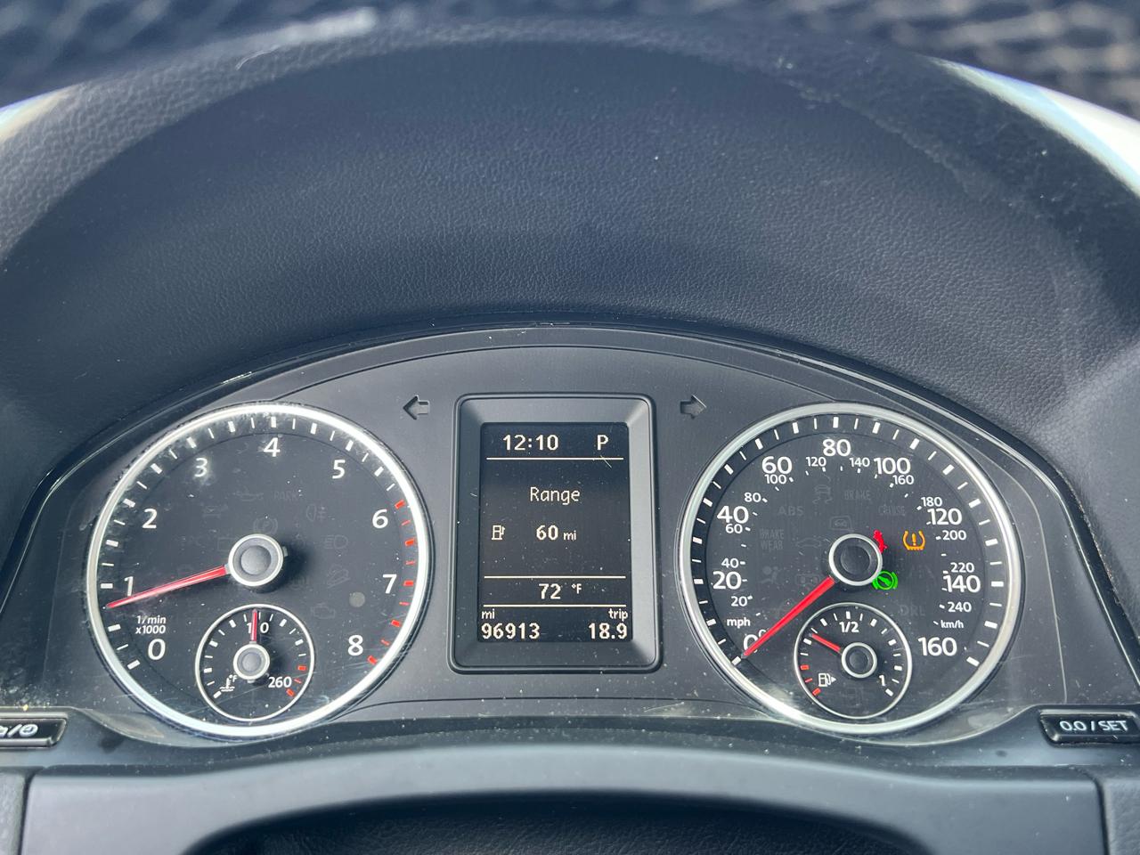 Volkswagen Tiguan S 2018