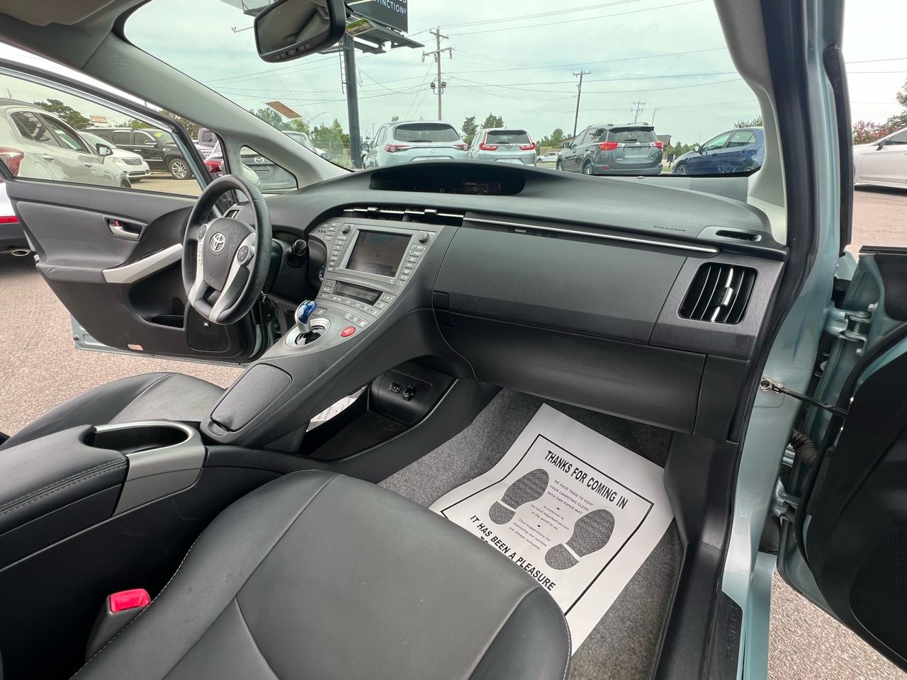 Toyota Prius Prius V 2012