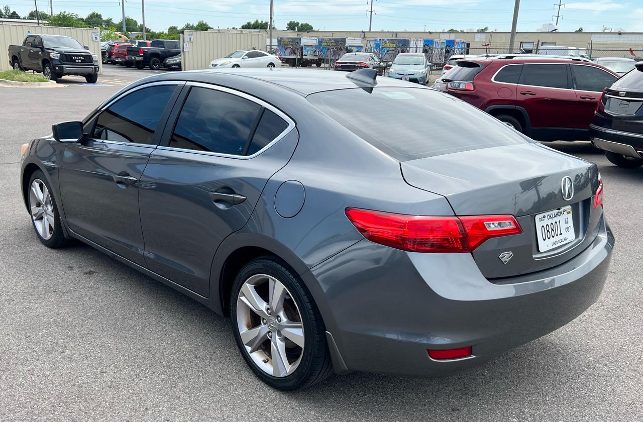 Acura ILX 5-Spd AT w/ Technology Package 2014
