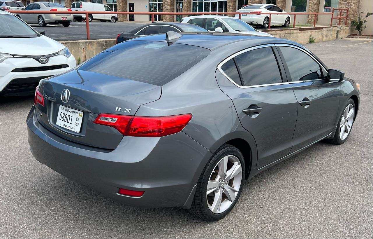 Acura ILX 5-Spd AT w/ Technology Package 2014