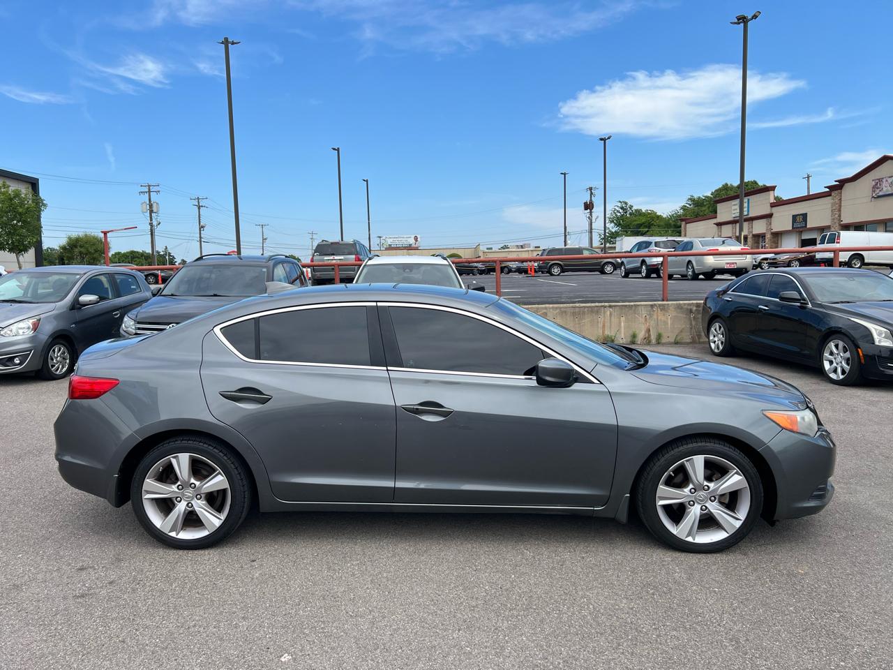 Acura ILX 5-Spd AT w/ Technology Package 2014