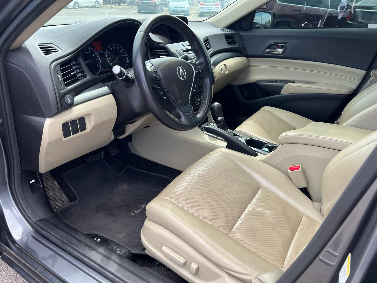 Acura ILX 5-Spd AT w/ Technology Package 2014