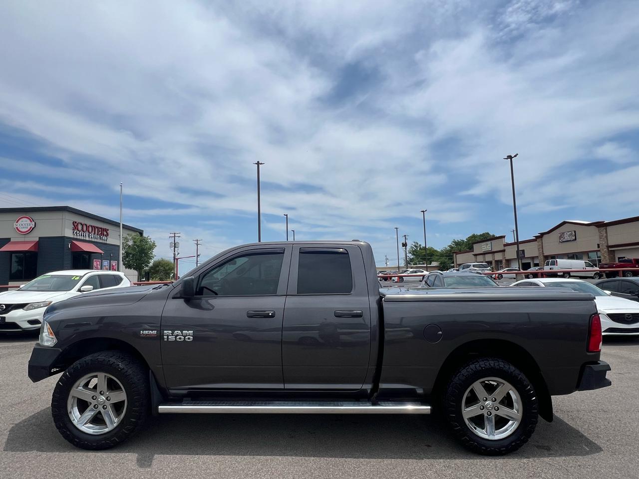 RAM 1500 Tradesman Quad Cab 4WD 2017