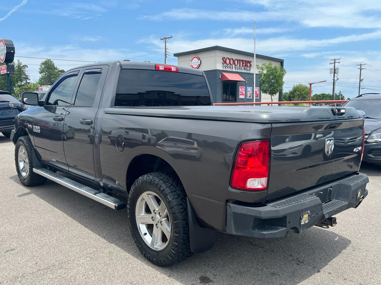 RAM 1500 Tradesman Quad Cab 4WD 2017