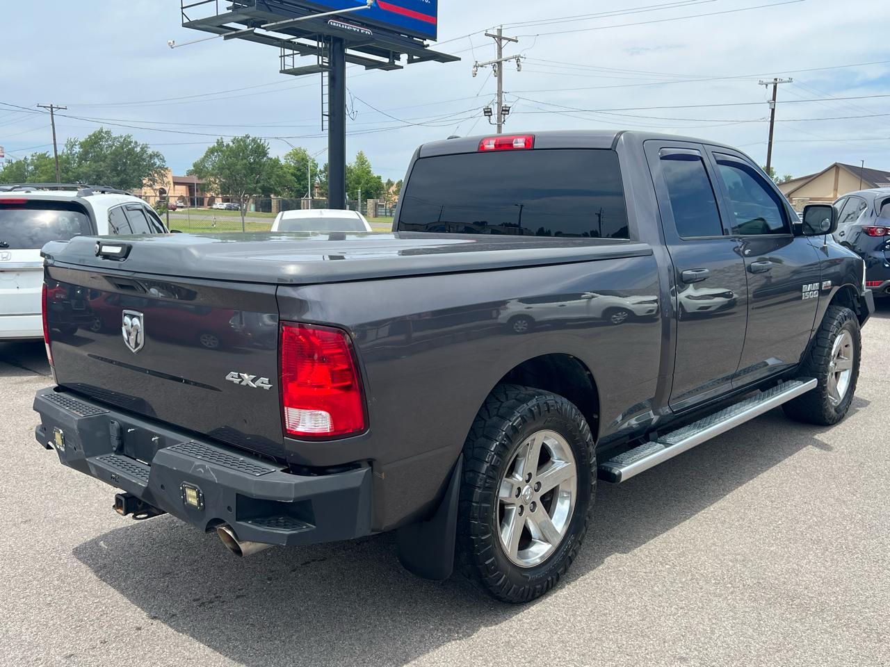 RAM 1500 Tradesman Quad Cab 4WD 2017