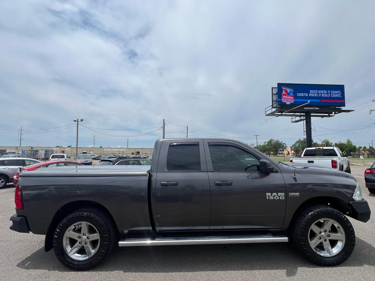 RAM 1500 Tradesman Quad Cab 4WD 2017