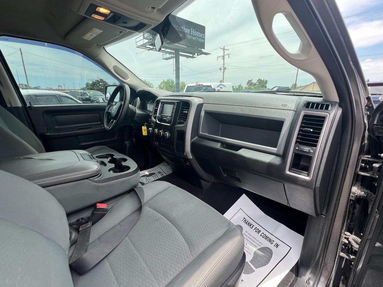 RAM 1500 Tradesman Quad Cab 4WD 2017
