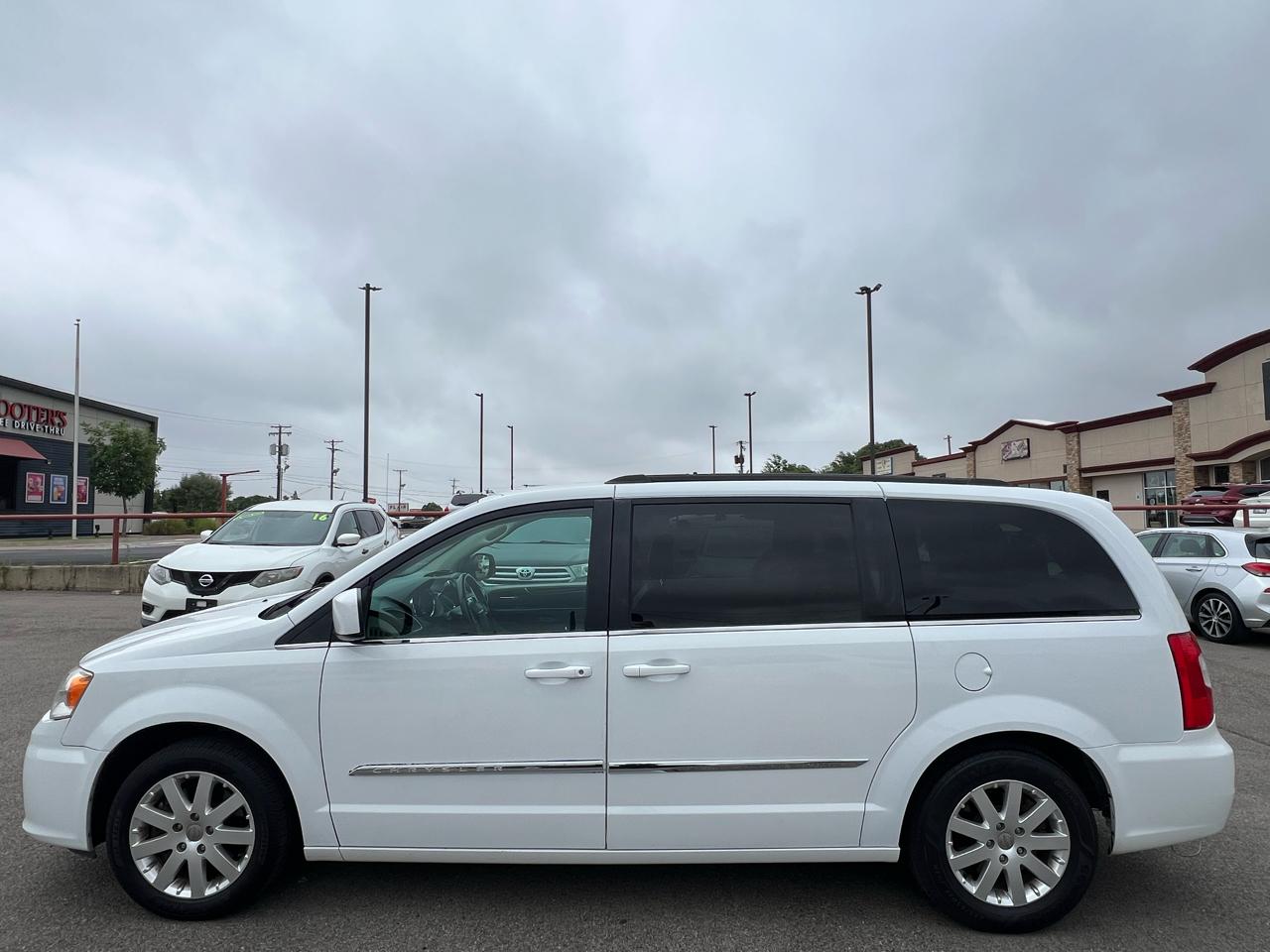 Chrysler Town & Country Touring 2016
