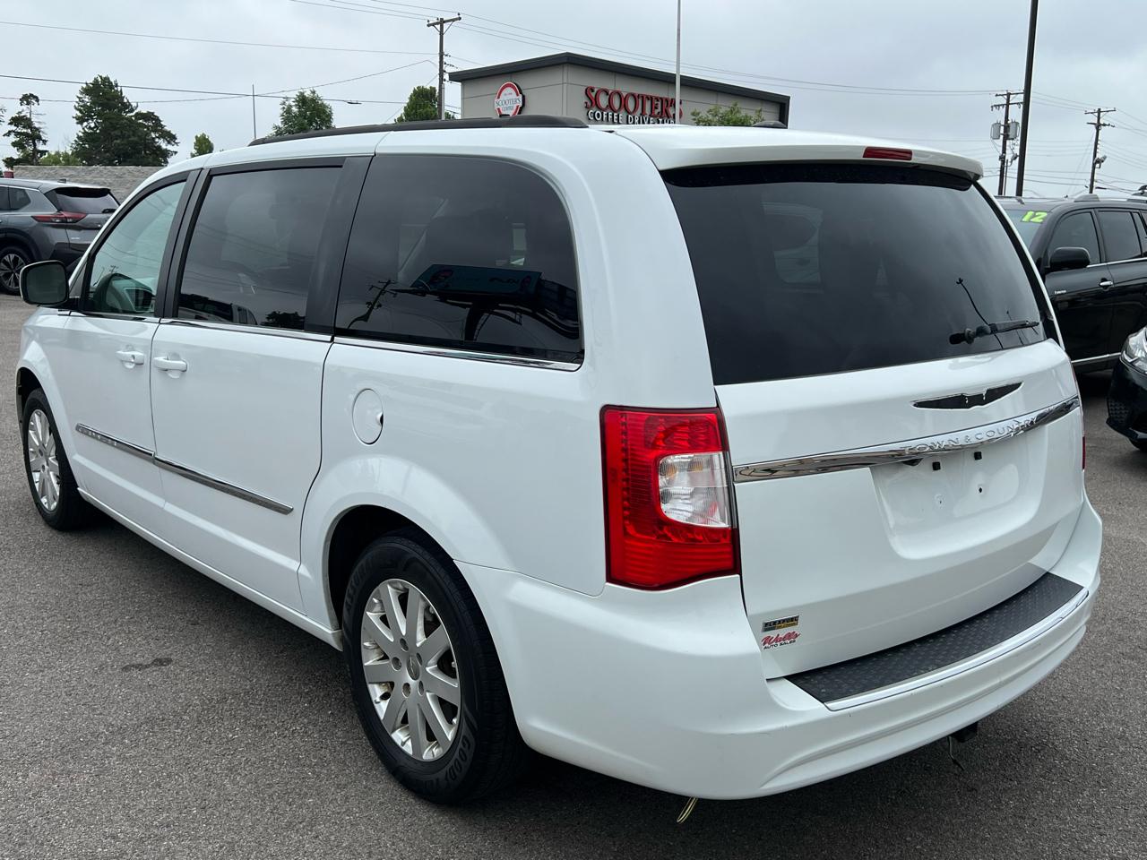 Chrysler Town & Country Touring 2016