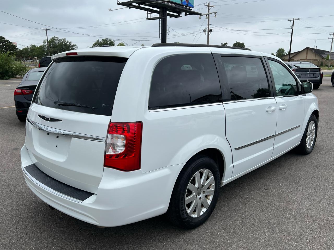 Chrysler Town & Country Touring 2016