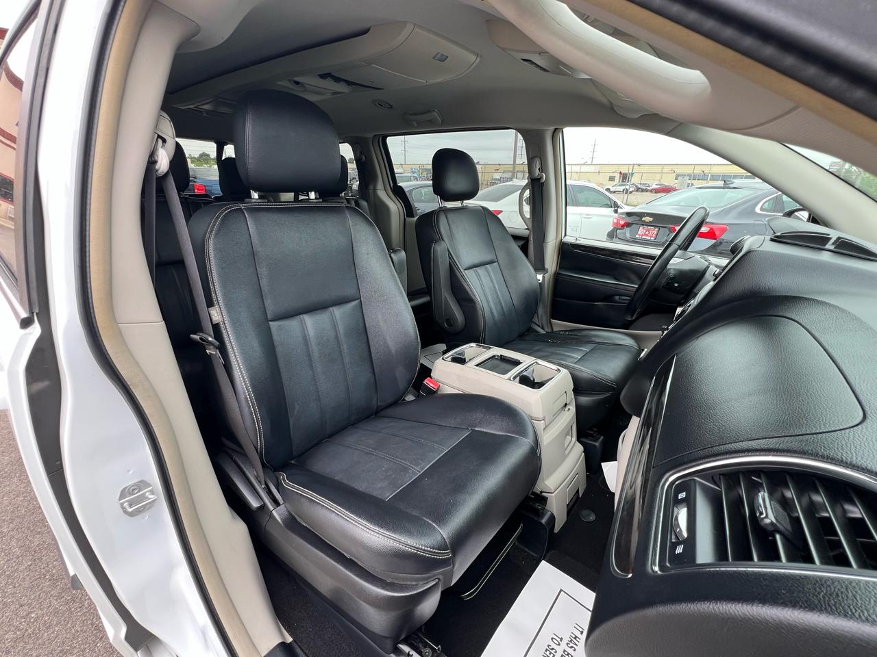 Chrysler Town & Country Touring 2016