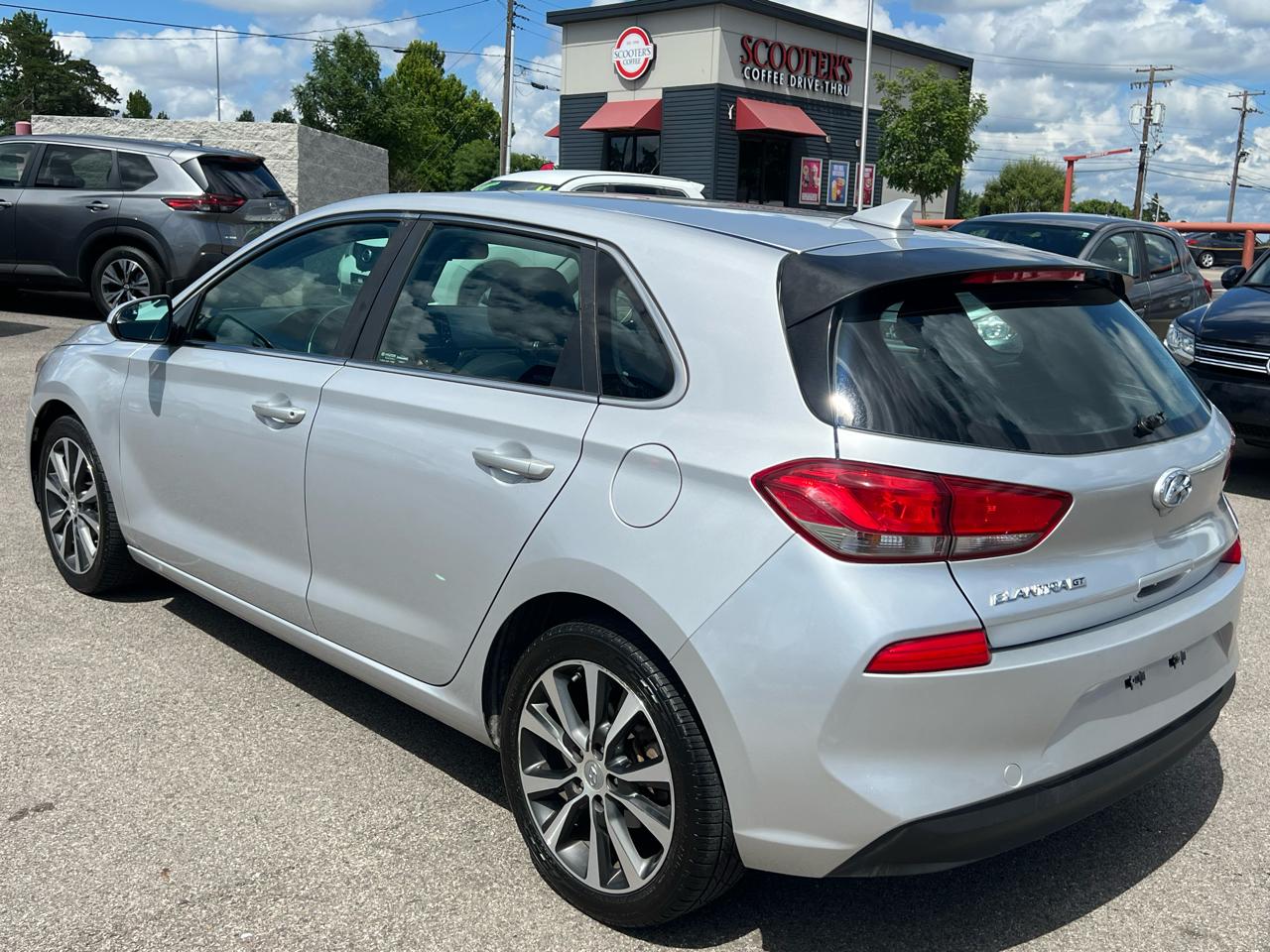 Hyundai Elantra GT Base 6A 2019
