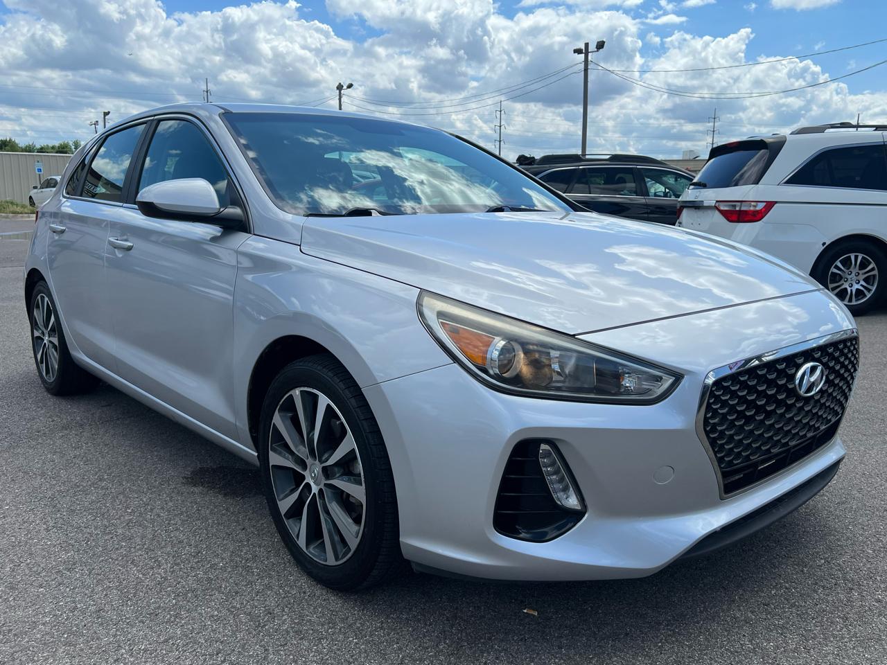 Hyundai Elantra GT Base 6A 2019