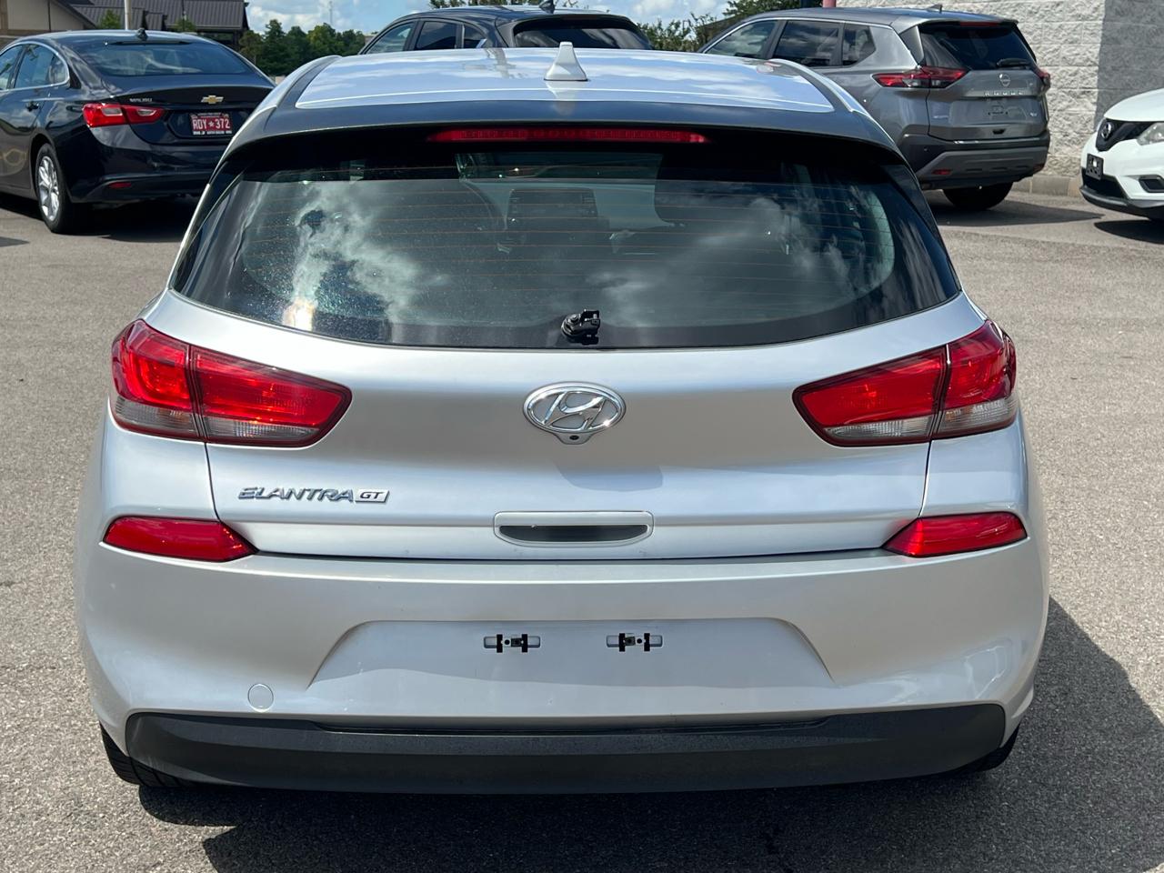 Hyundai Elantra GT Base 6A 2019