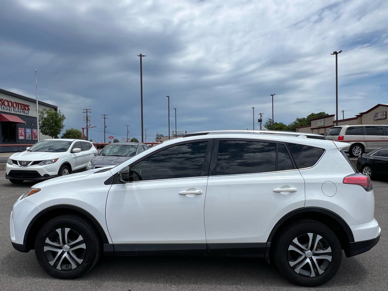 Toyota RAV4 LE 2017