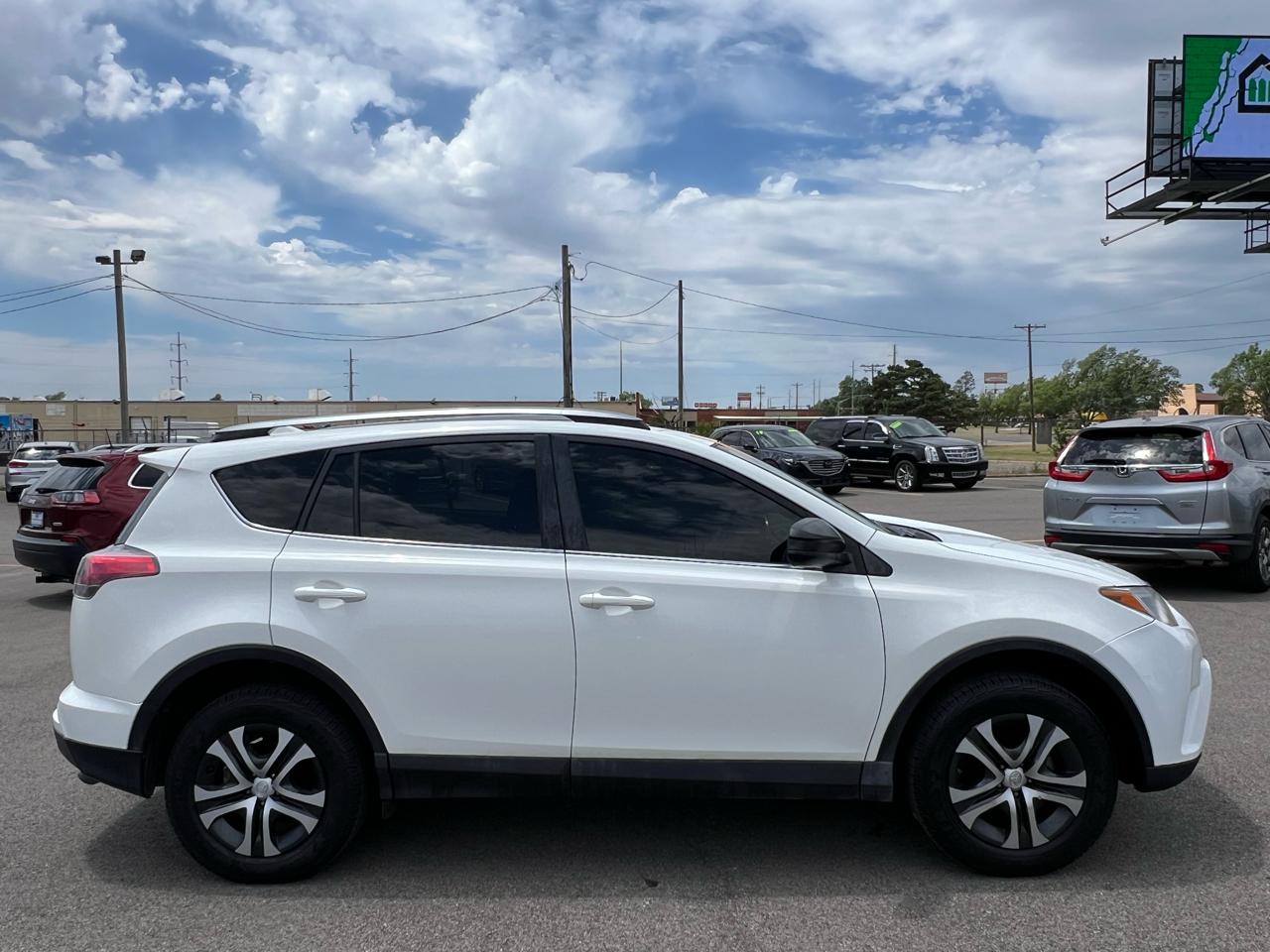 Toyota RAV4 LE 2017