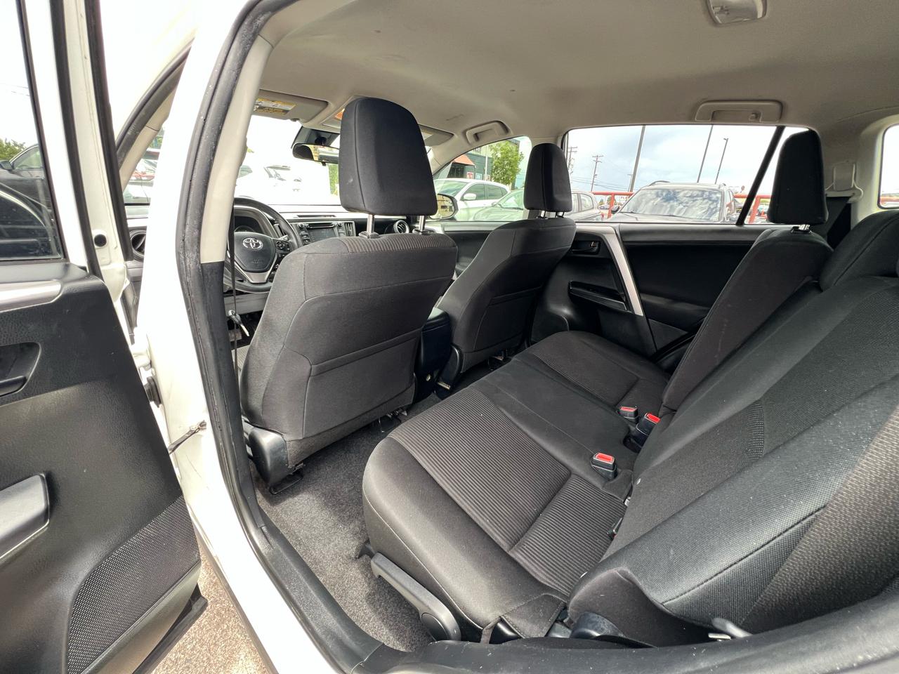 Toyota RAV4 LE 2017