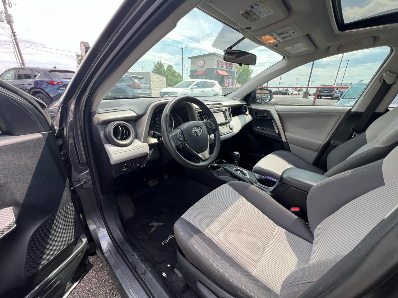 Toyota RAV4 XLE FWD 2013
