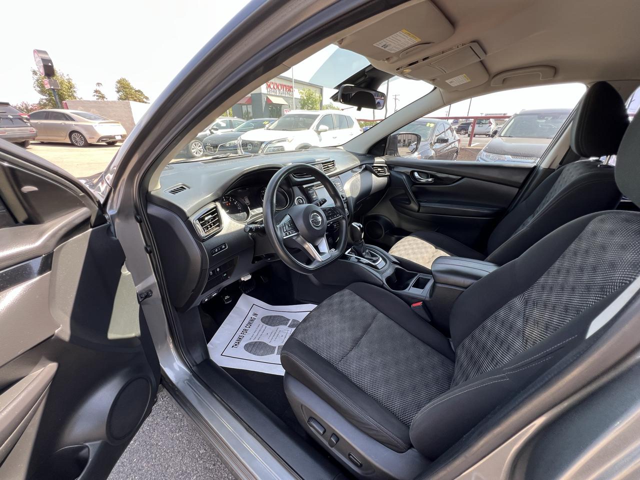 Nissan Rogue Sport S 2019