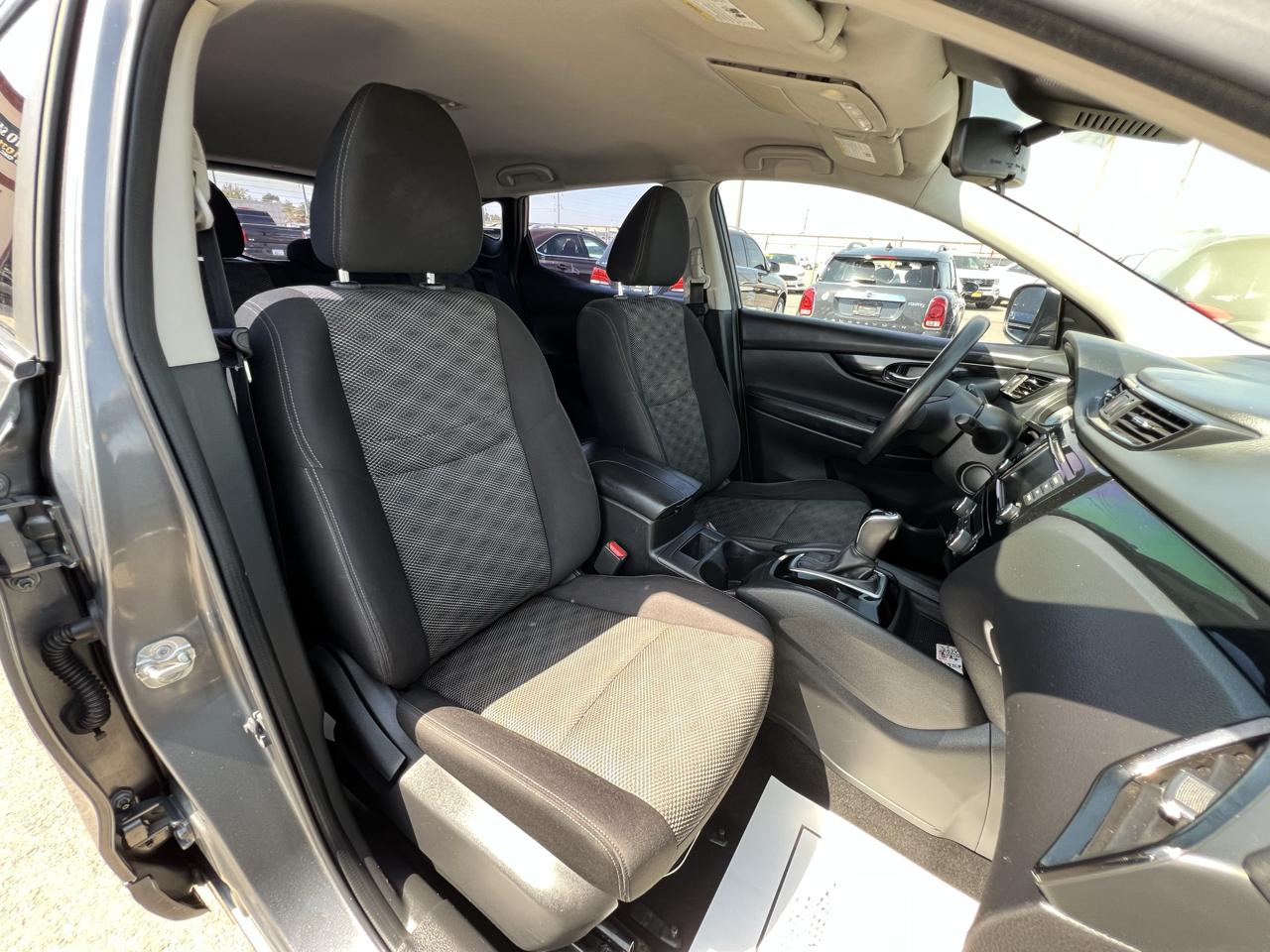 Nissan Rogue Sport S 2019