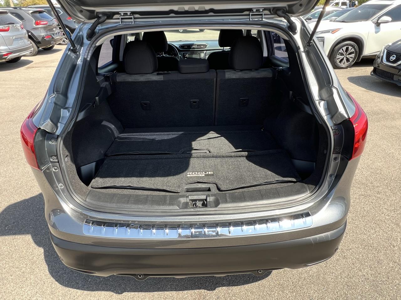 Nissan Rogue Sport S 2019