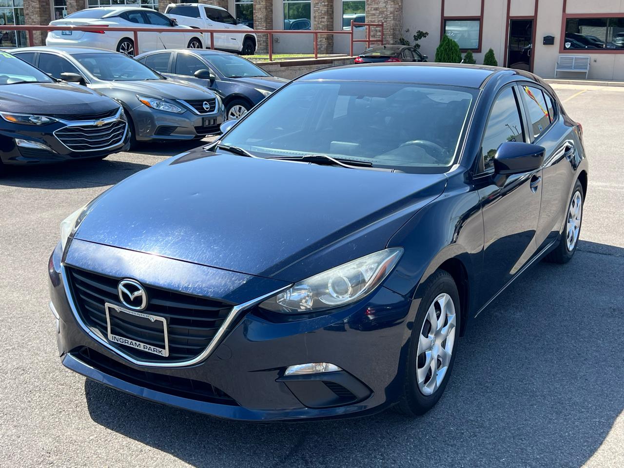 2015 Mazda MAZDA3 i Sport MT 5-Door
