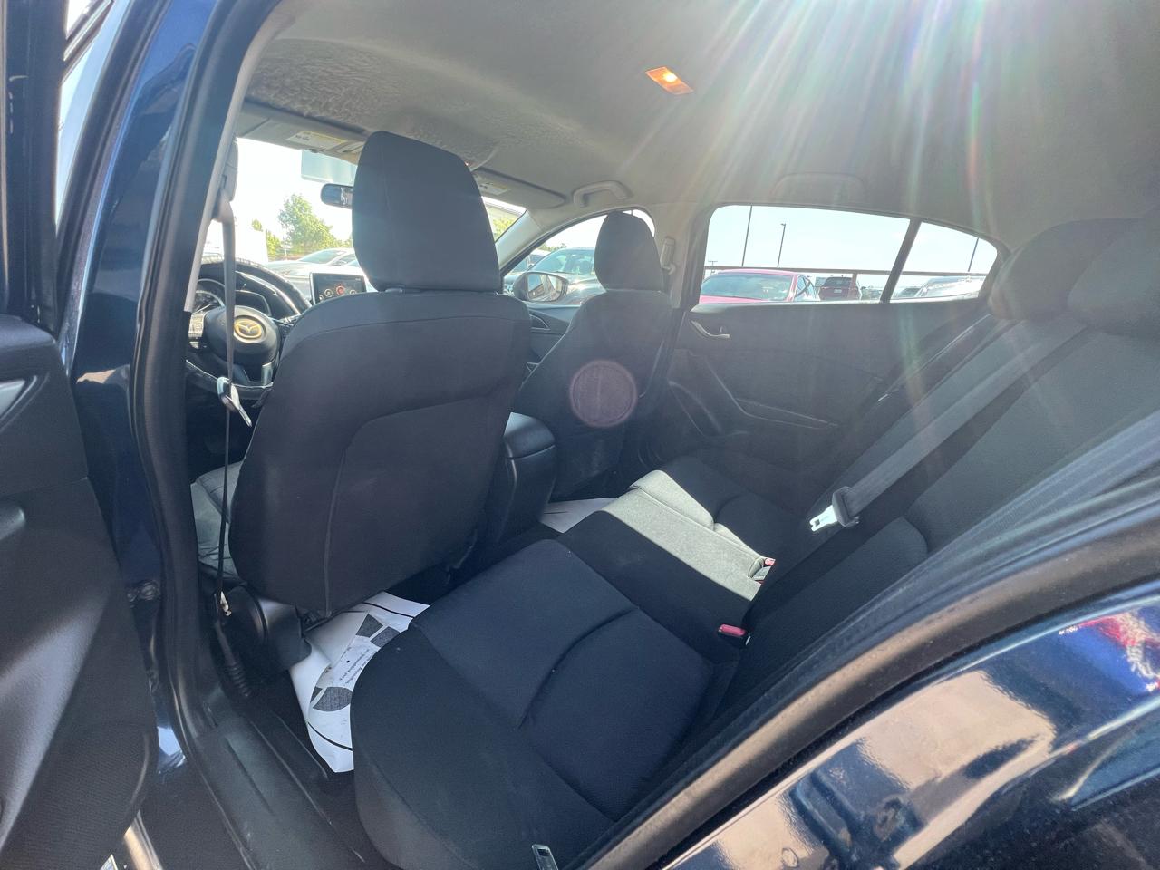 Mazda MAZDA3 i Sport MT 5-Door 2015