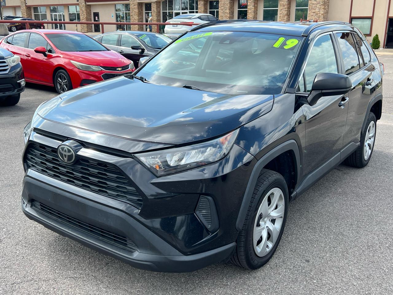 Toyota RAV4 LE AWD 2019