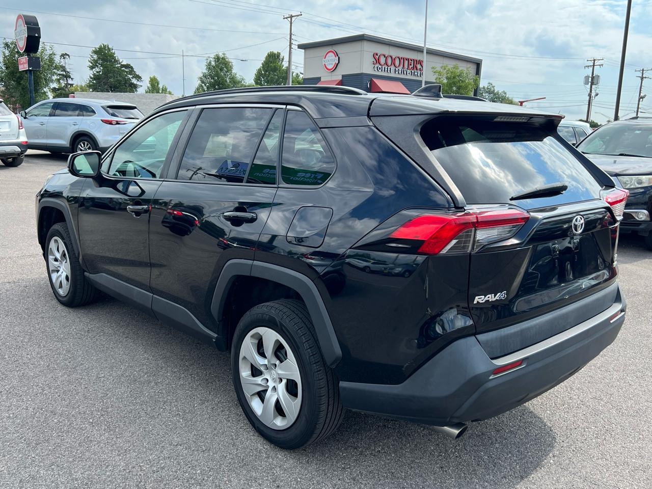 Toyota RAV4 LE AWD 2019