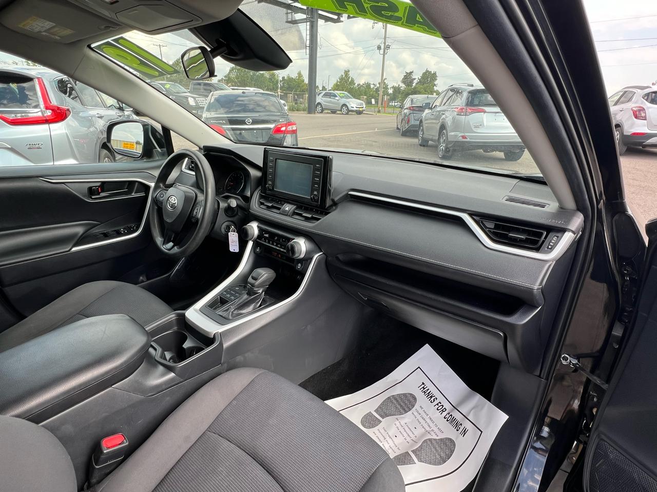 Toyota RAV4 LE AWD 2019