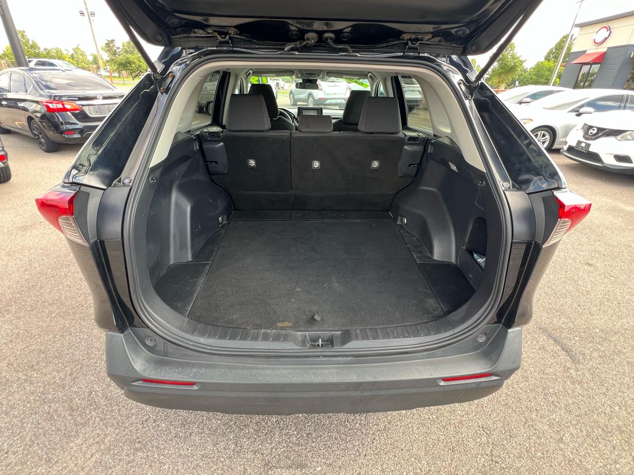 Toyota RAV4 LE AWD 2019