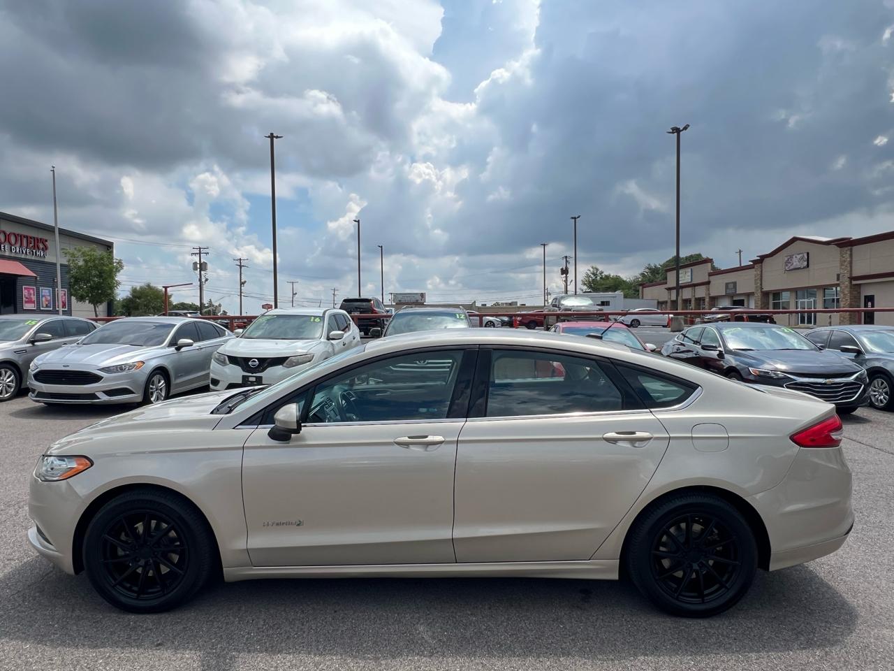 Ford Fusion Hybrid SE 2017