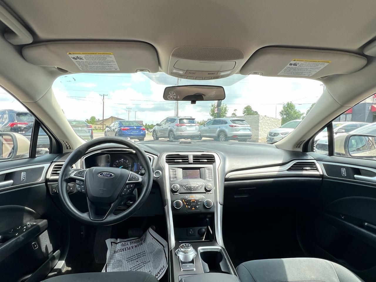 Ford Fusion Hybrid SE 2017