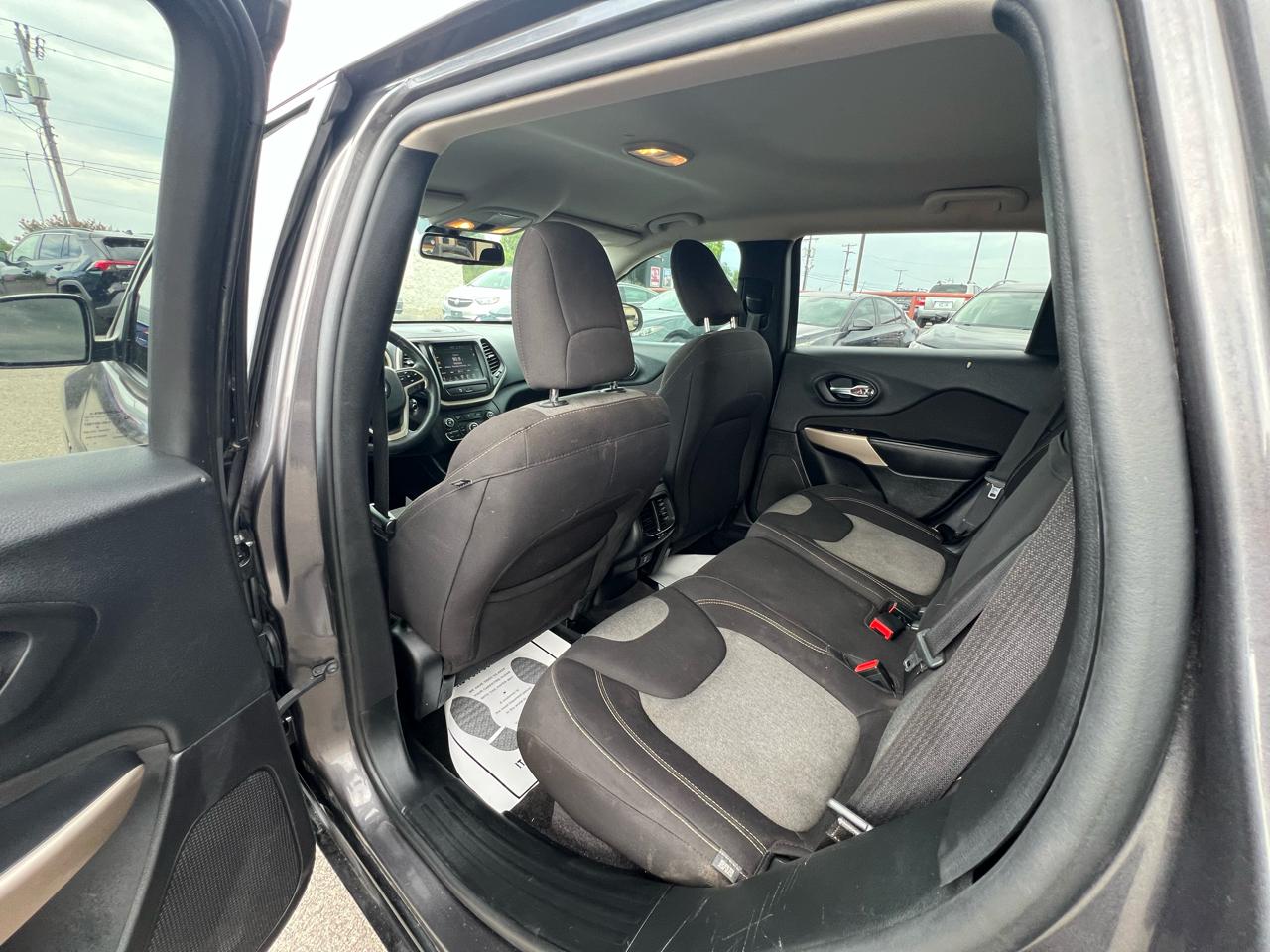 Jeep Cherokee Latitude FWD 2018