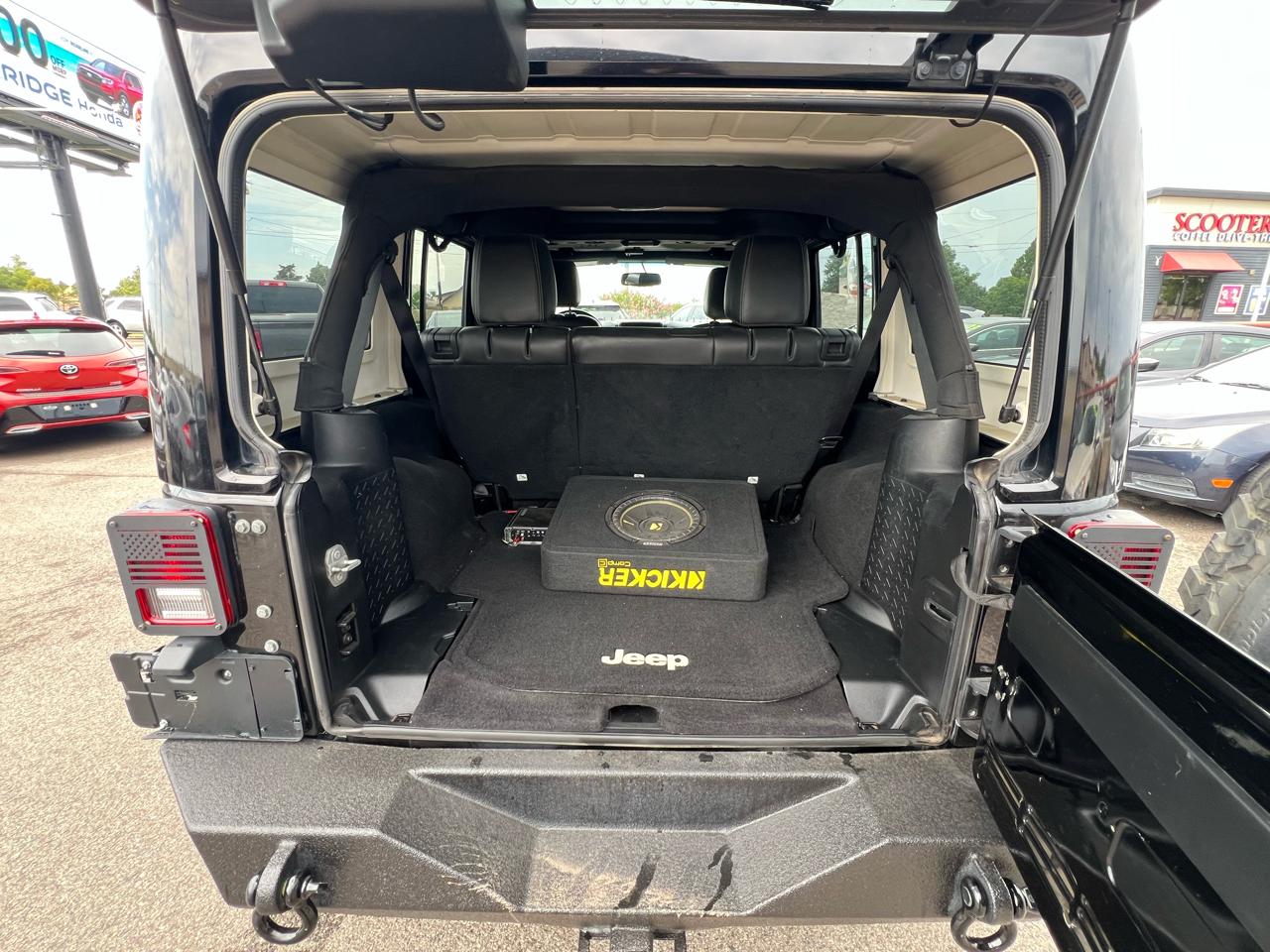 Jeep Wrangler Unlimited Sahara 4WD 2015