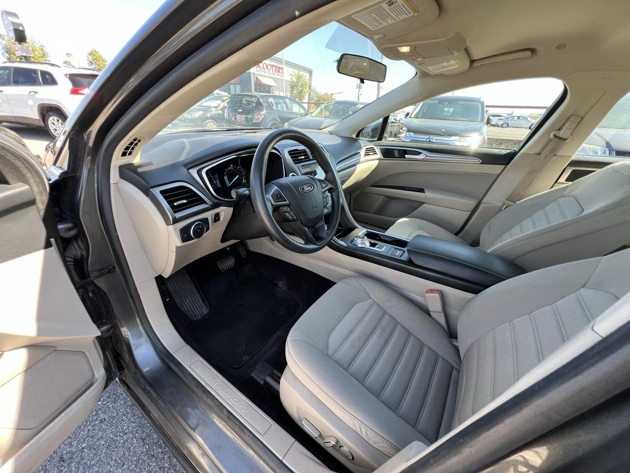 Ford Fusion Hybrid SE 2018